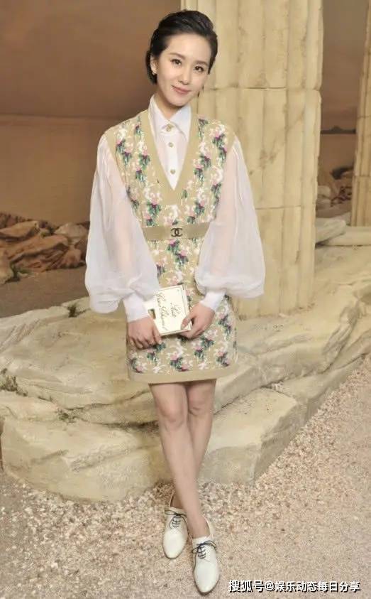 刘诗诗的时髦穿搭 二极管装饰引领时尚潮流