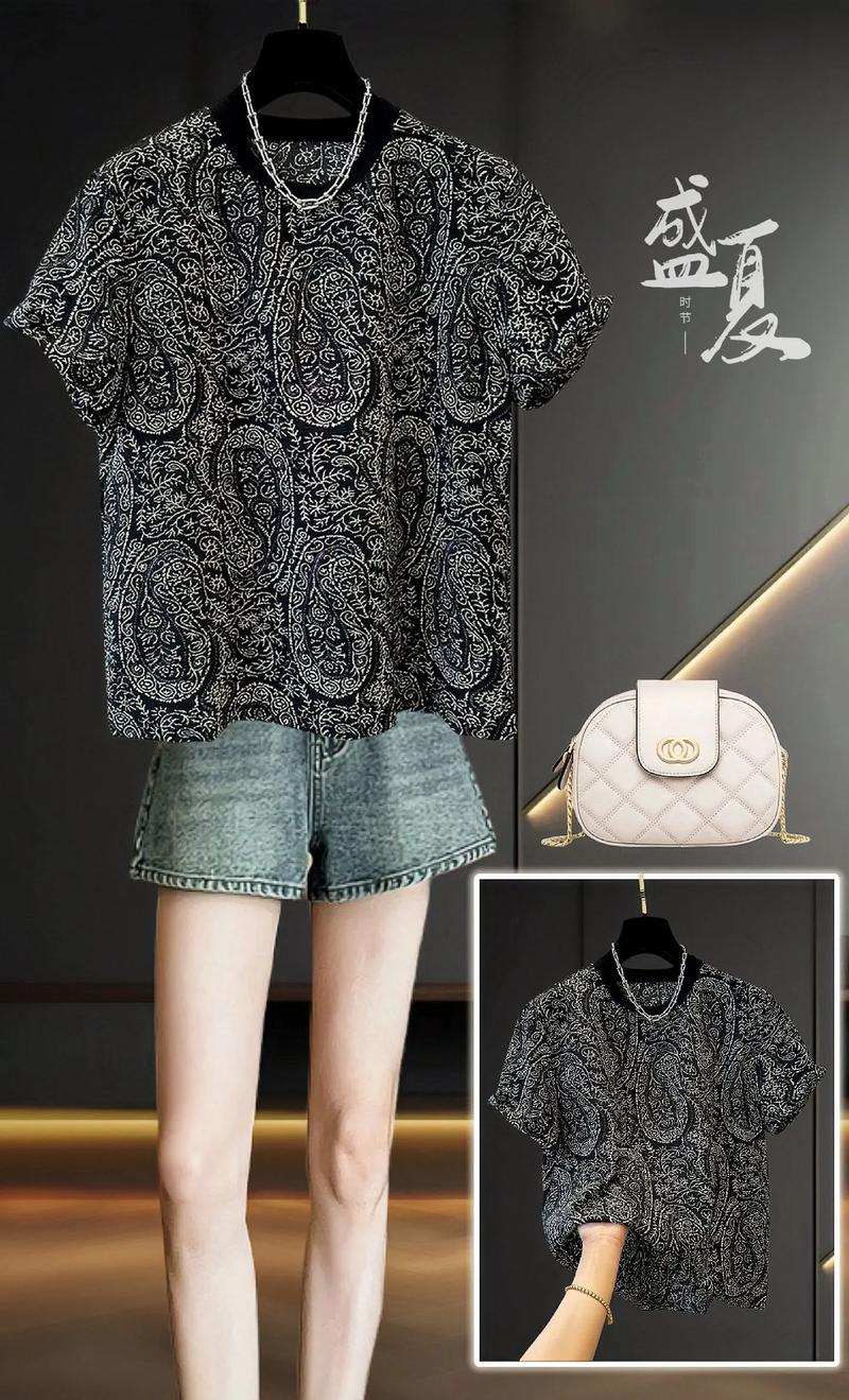 复古与潮流的碰撞 这款衣服如何以独特花色演绎时尚创作